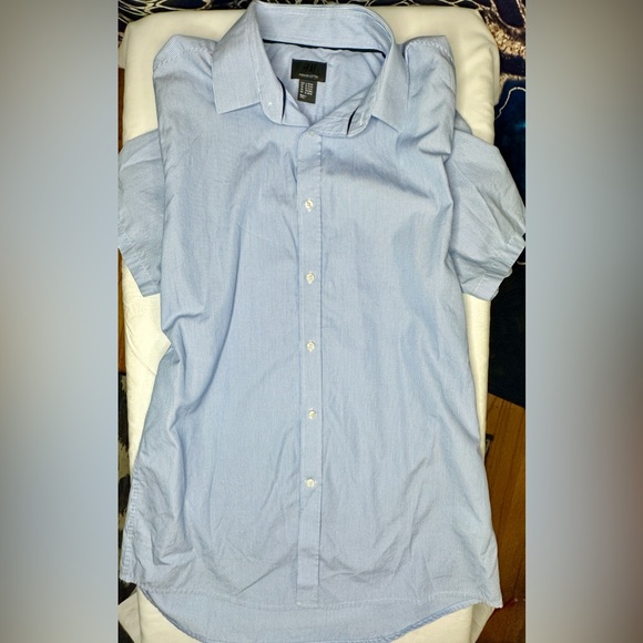 H&M Reg Fit Oxford Stretch Short Sleeve Button Up Shirt Light Blue Medium 15 3/4 - Picture 6 of 9